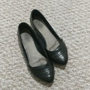 Cliffs by White Mountain size 8 black flats